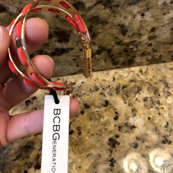 🌹BCBG cuff red and ivory linked gold fringe end - Picture 9 of 16